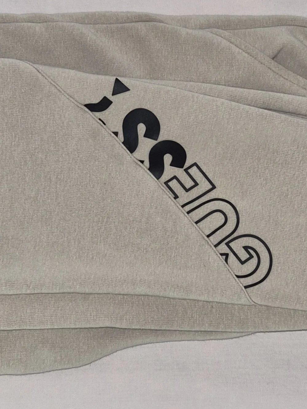 Guess beige crewneck